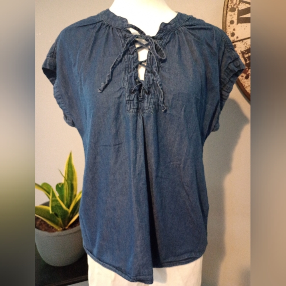 GAP Chambray Blouse with Lace Up Detail Size XS